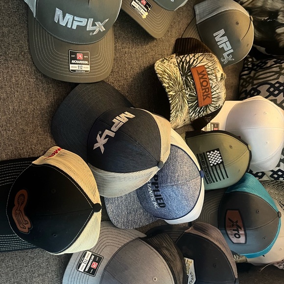 12 random company hats - Picture 4 of 4